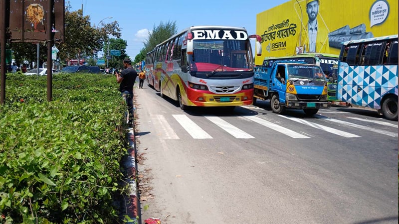 খুলনার রূপসা থেকে সব রুটে যানবাহন চলাচল বন্ধ
